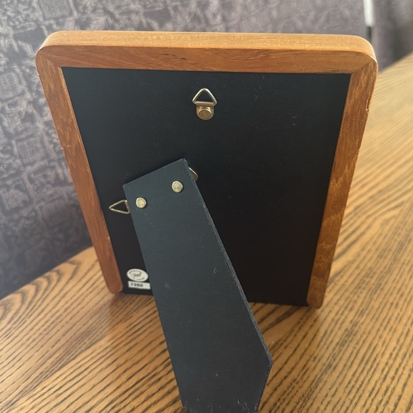 FETCO Fine Woods Hand Finished Picture Frame by Beacon Hill 5” X 7” - Picture 2 of 3